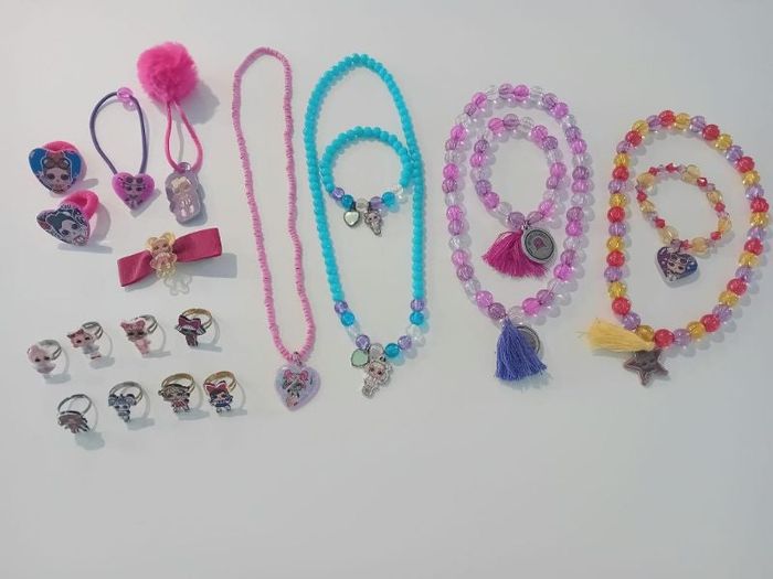 Lot bijoux lol surprise bagues collier bracelets