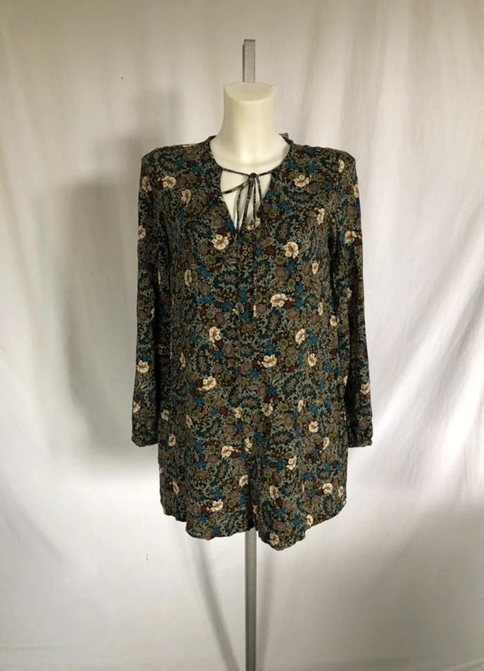 Combishort Zara fleurie noire manches longues taille XS / 34 36 comme neuve - photo numéro 5