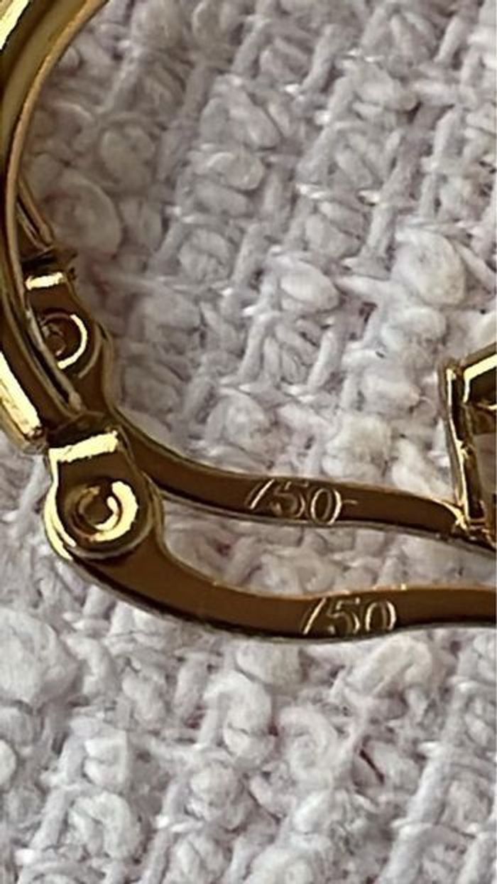 Petite boucle d’oreille en acier ou plaqué