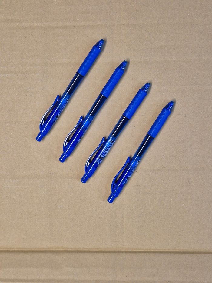 Lot 4 stylos Pentel Energel Bleus