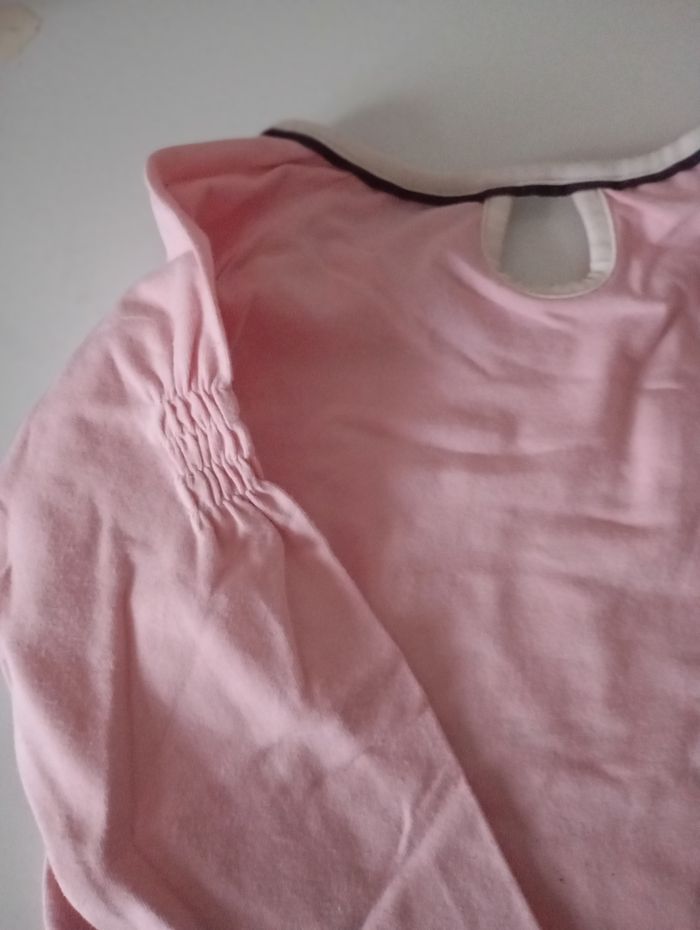 Tee-shirt , 3 ans ,manches longues , coton rose ,blanc et paillettes , Adidas . État neuf - photo numéro 5