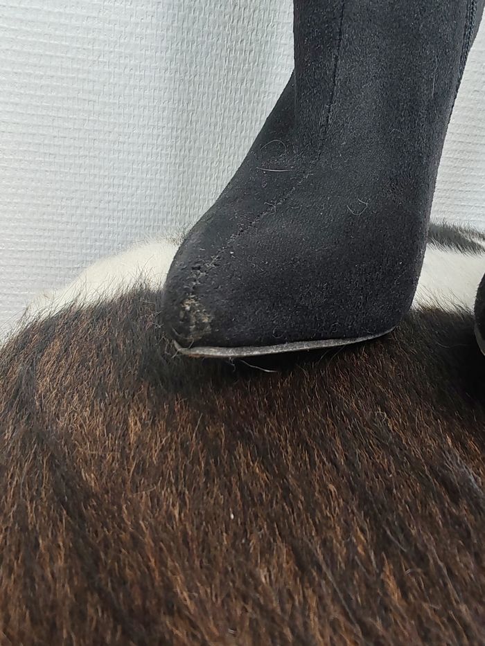Bottines a talons en daim noires en taille 36 - photo numéro 3