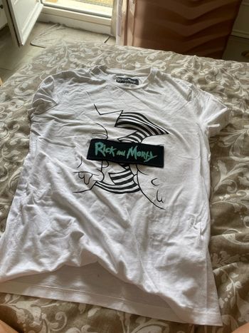 TEE shirt rick et morty