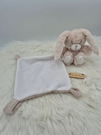 Doudou mouchoir Lapin Mon Doudou Tex étiquette composition marque noir blanc