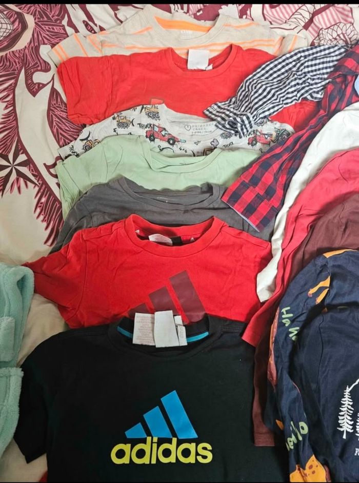 Lot vêtements garçon 5 ans - photo numéro 2