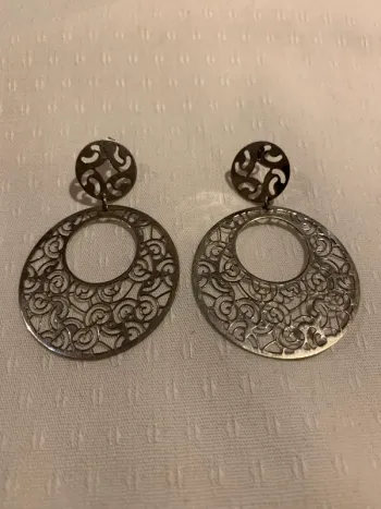 Boucles d’oreilles en acier