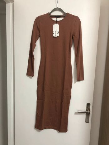 Superbe belle robe longue rose foncé Zara neuve avec étiquette taille L