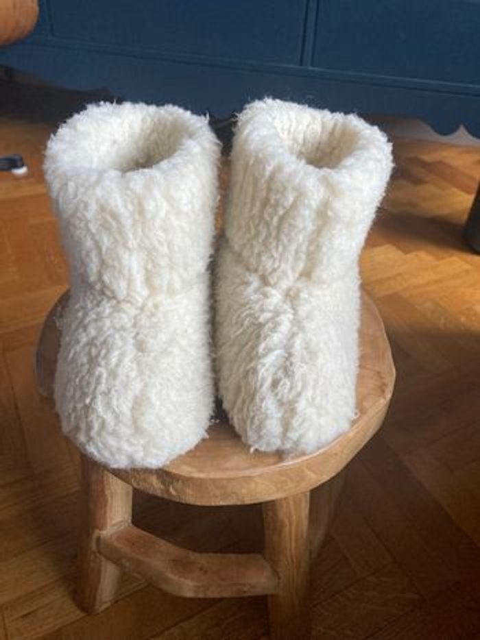 Empereur chaussons pantoufles « pieds de mouton » pointure 25/26 très bon état