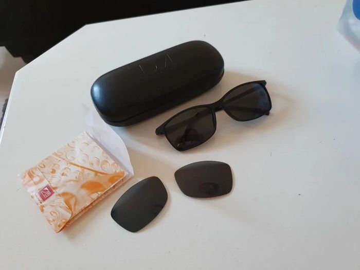 Lunette de soleil - photo numéro 4