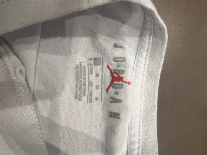 Tshirt jordan 6 ans - photo numéro 3