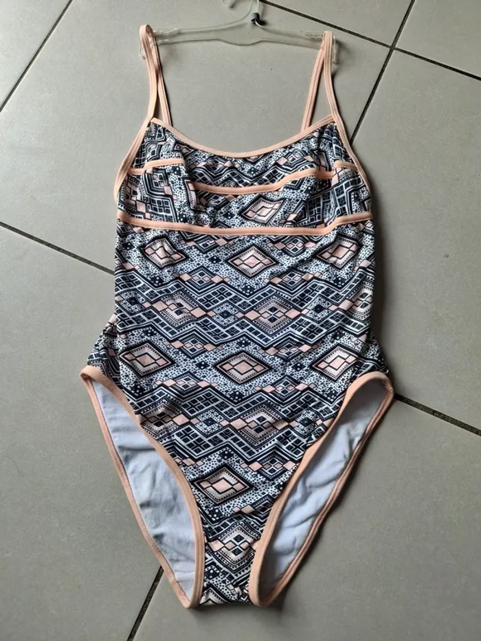Maillot de bain une pièce femme T5 neuf