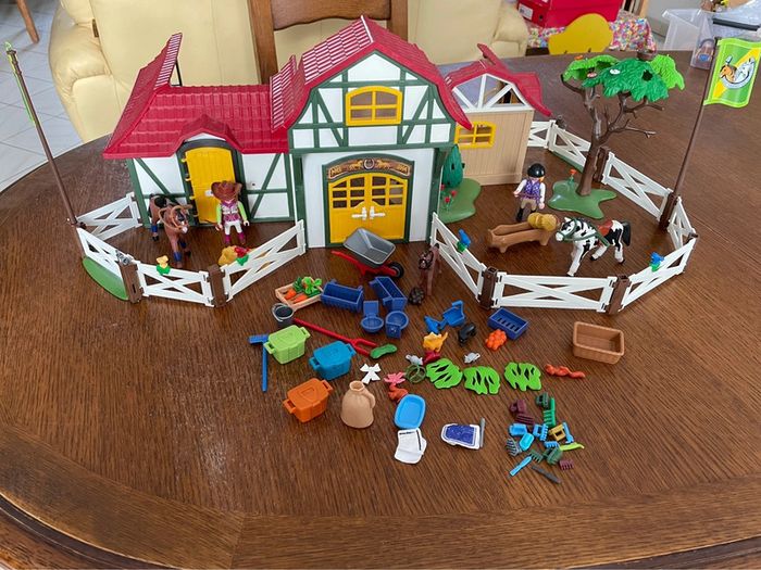 Grand Centre d Équitation playmobil 6926.6934,6935