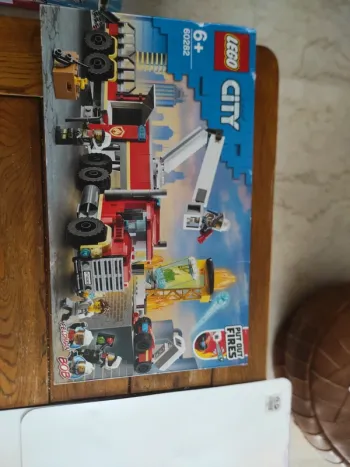 Lego city aventures 60282 l unité de commandement des pompiers neuf