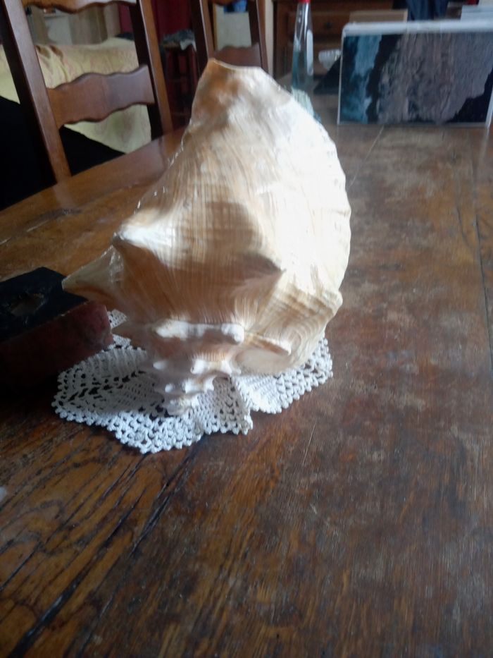 Piece décorative sur petit socle en marbre - photo numéro 3