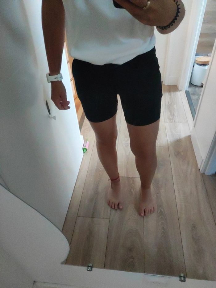Short noir