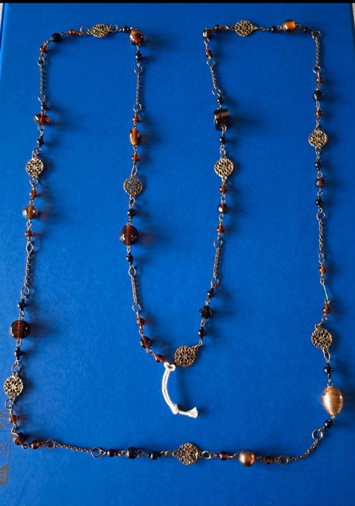 Collier long NEUF chaîne et breloques couleur bronze et doré - photo numéro 5