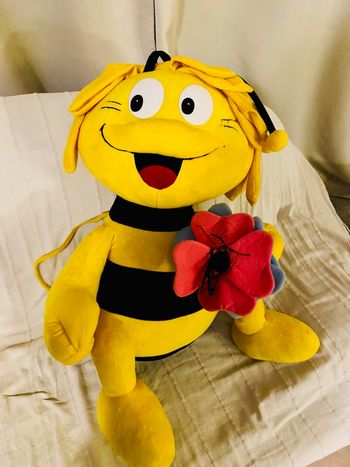 Maya l’abeille peluche géante
