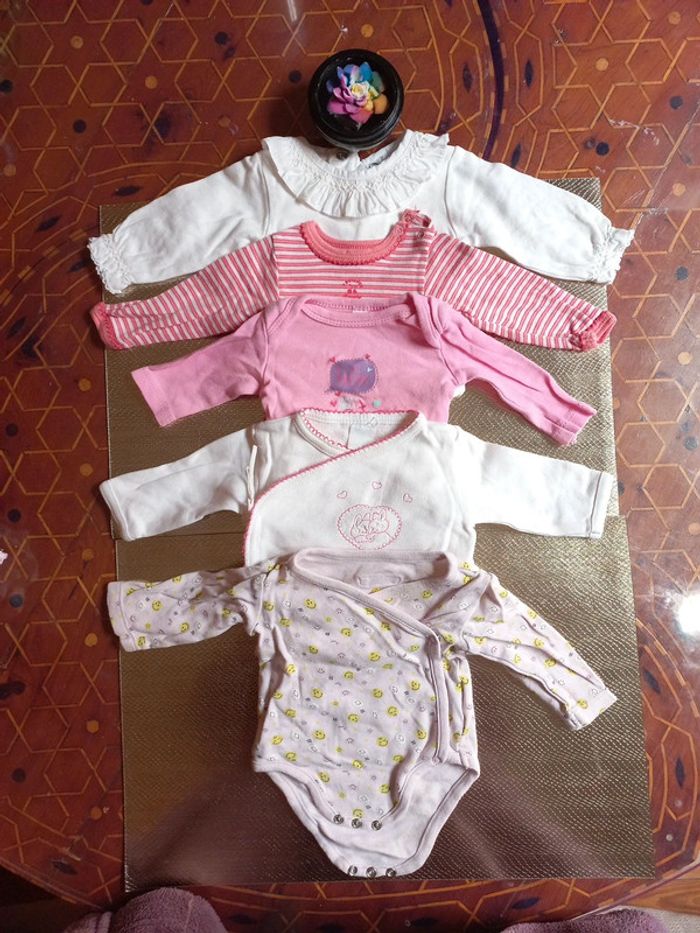 LOT 5 Bodys 0 mois a 1 mois coton