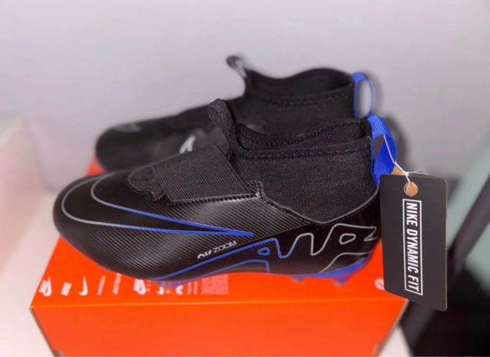 Baskets Foot Nike P.35,5 Neuves - photo numéro 2