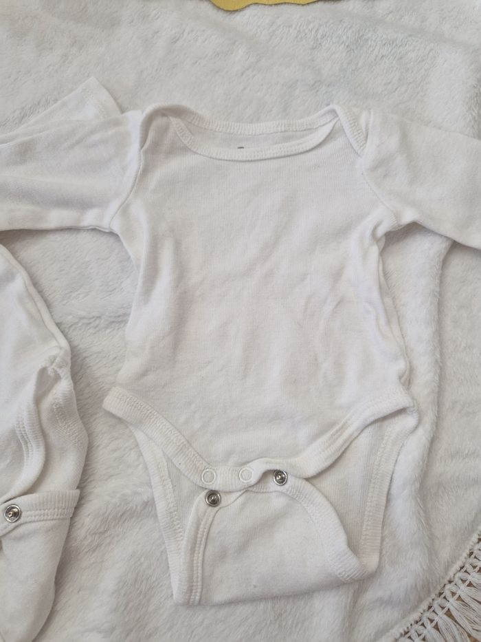 Lot de 4 bodies longues manches 1 mois - photo numéro 4