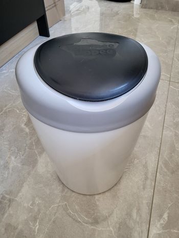 Poubelle tommee tippee