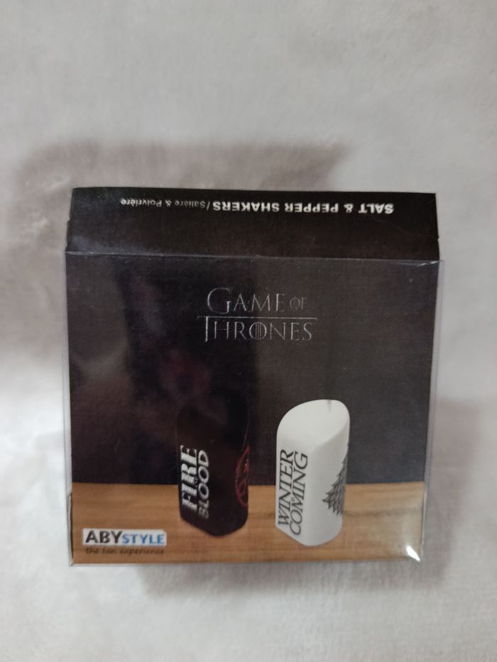 A saisir, salière et poivrière " game of thrones " , jamais déballés ! - photo numéro 2