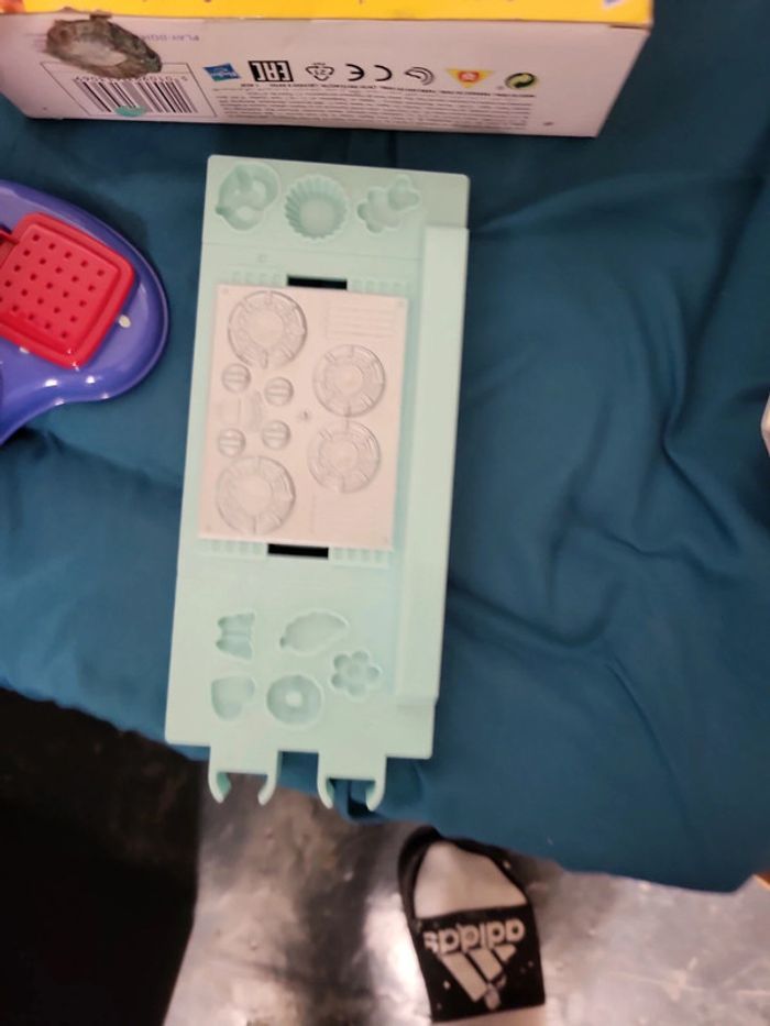 Lot divers activité pate a modeler - photo numéro 10