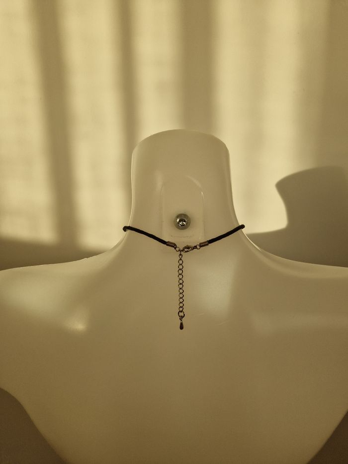 Collier fleur bleu dans un carré argenté - photo numéro 6