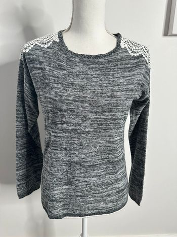 Pull gris moucheté et dentelle blanche T38 M