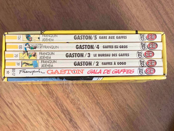 Ancien coffret 5 volumes de Gaston Lagaffe - photo numéro 2