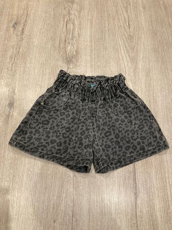 Short A de Zarina 8 ans