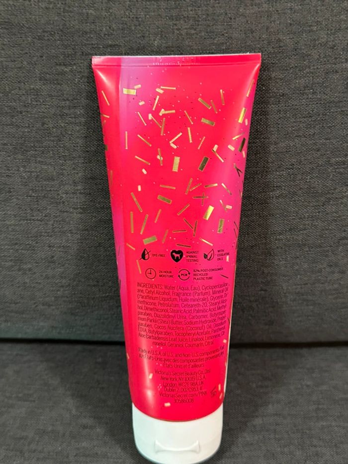 Lait hydratant Corps - Pink Victoria’s Secret - Berry Glitz 236ML Neuf - photo numéro 5