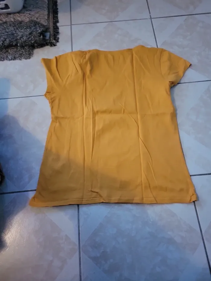 Joli Tee-shirt taille M - photo numéro 3