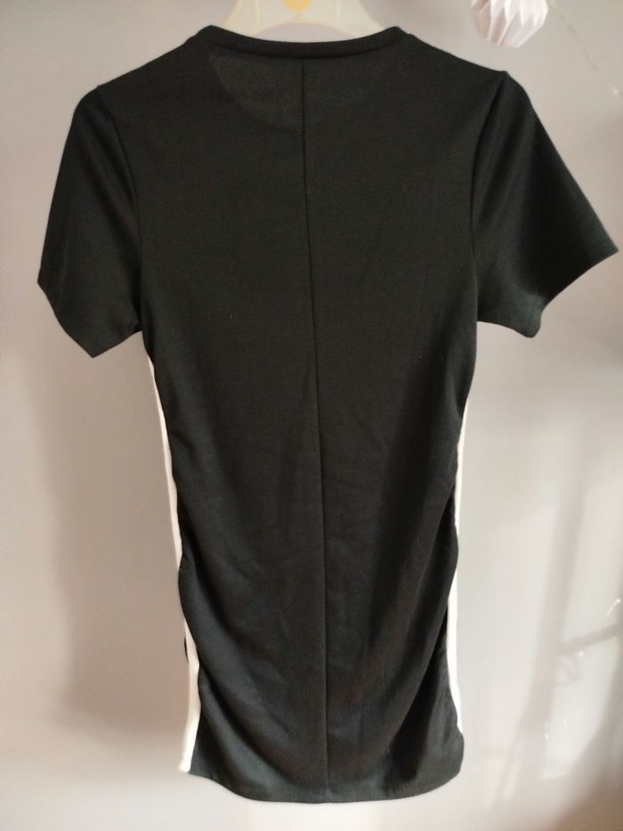 Robe noire taille 36 pull and bear. - photo numéro 3