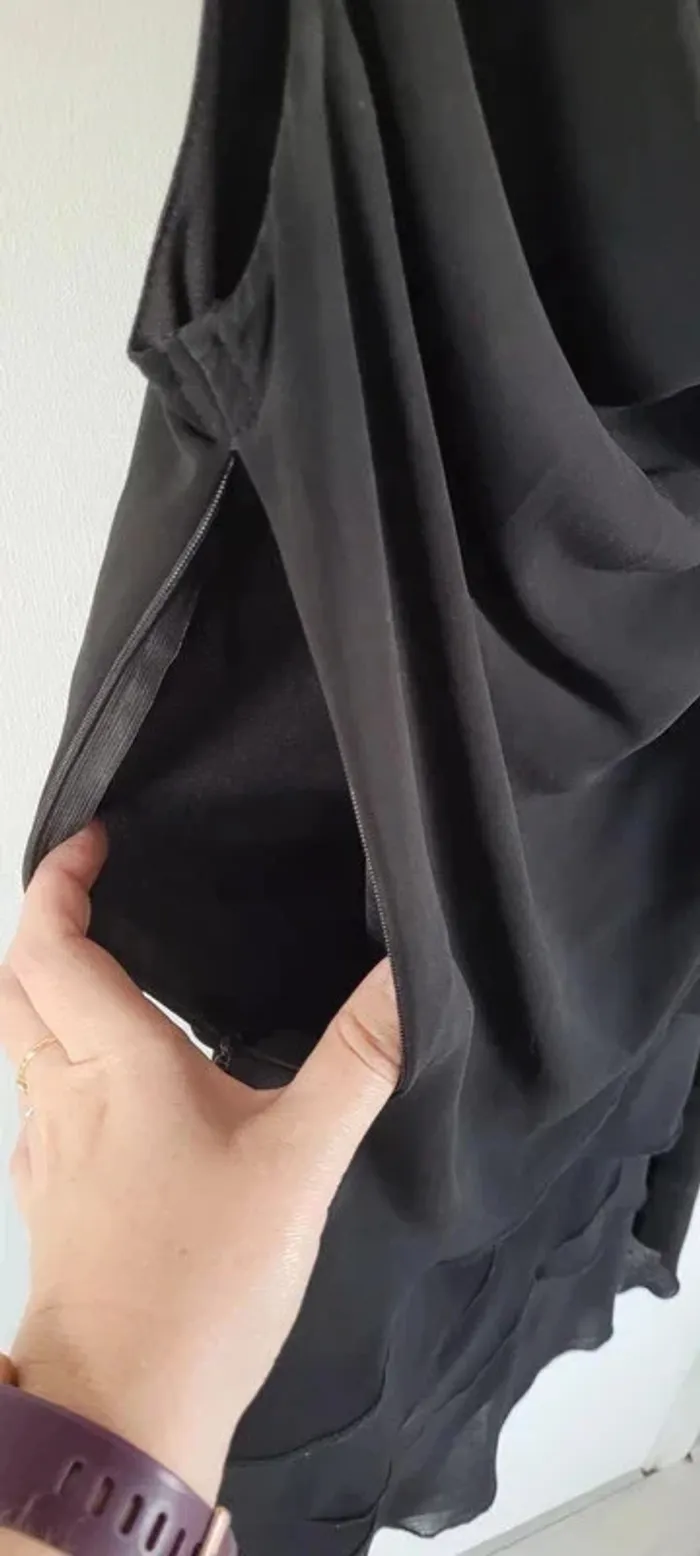 Robe noire - photo numéro 3
