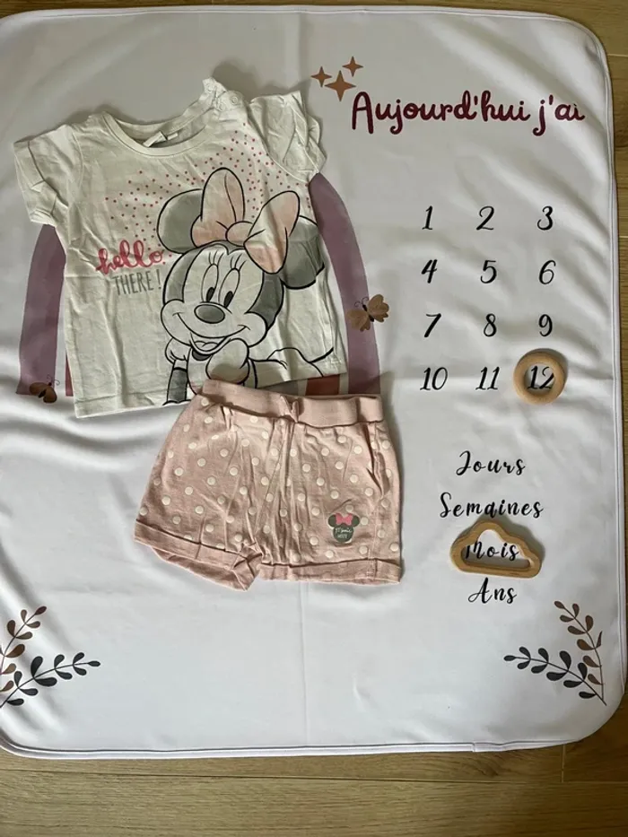 Ensemble bébé fille Disney Baby – Taille 12 mois – T-shirt + Short
