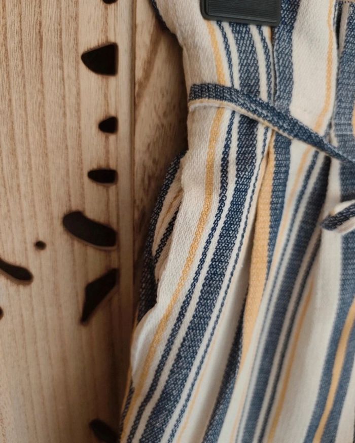 Short à rayures nouette à l'avant T M Bershka - photo numéro 3