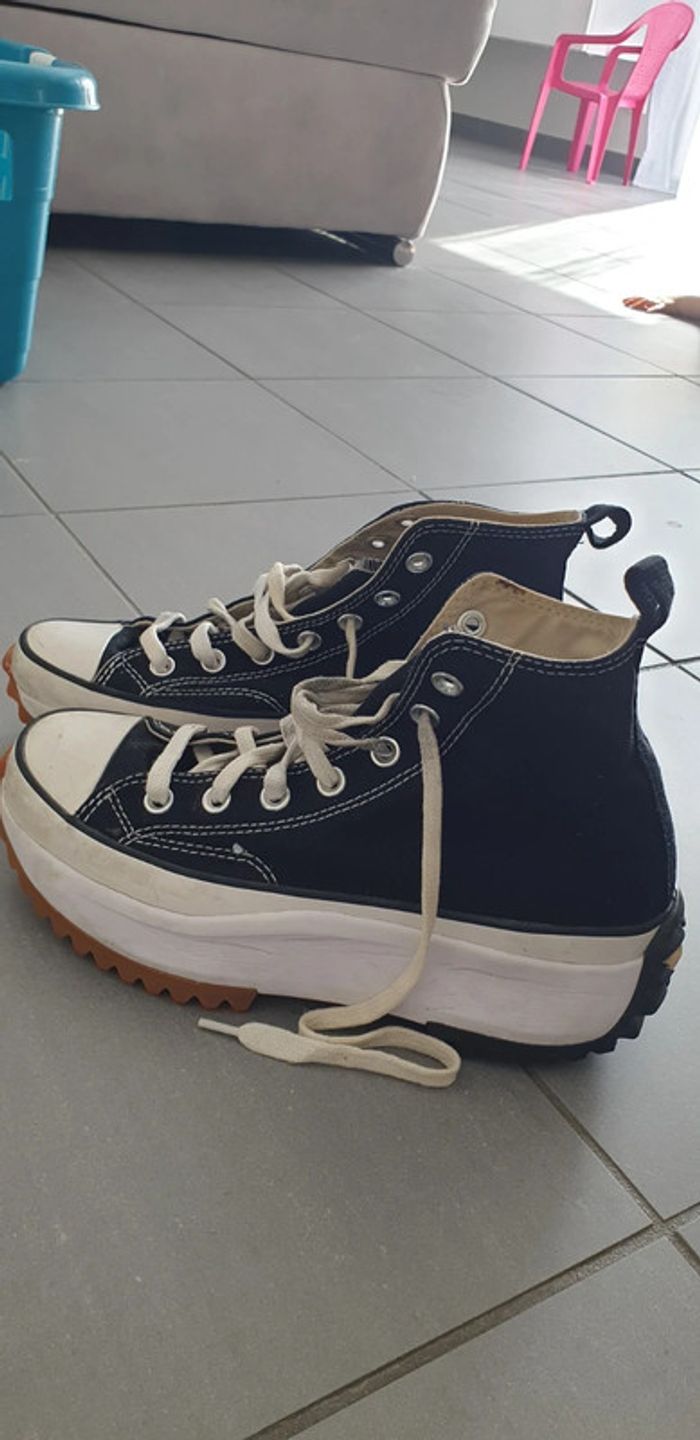 Converse hautes noires