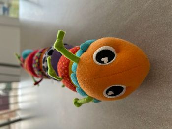 jouet chenille tissu à scratch