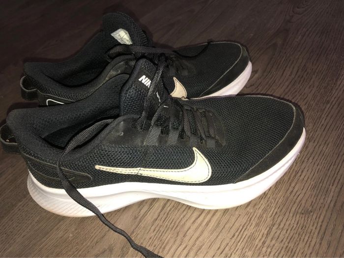 Baskets Nike femme excellent état - photo numéro 2