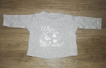 T shirt gris 3 mois " Where are roller skater ? "