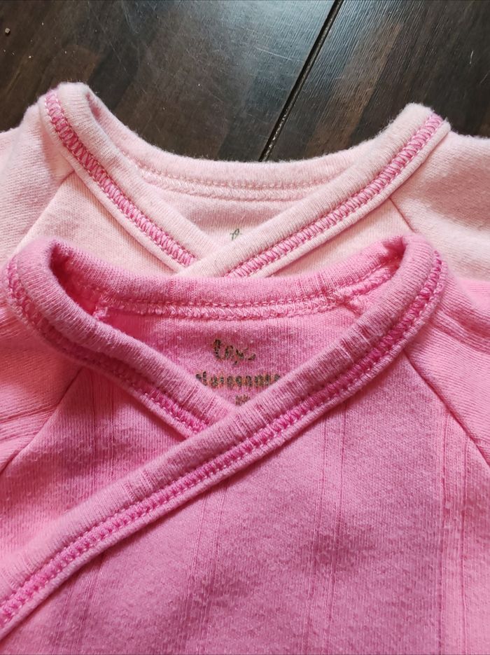 Lot de deux bodies naissance - photo numéro 2