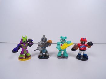 Figurines Akedo (J9)