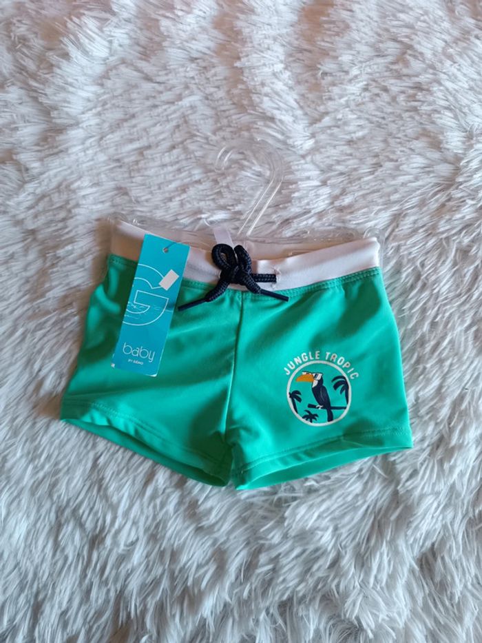 Short de bain NEUF Avec Étiquette T. 12 mois Gemo Baby