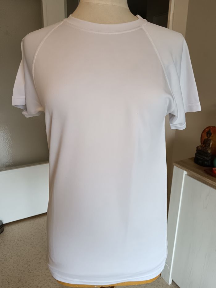Lot de 4 tee shirt S/M - photo numéro 3