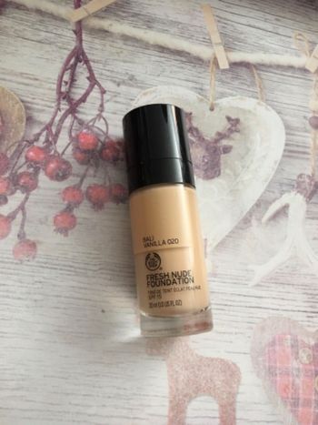 Fond de teint Éclat Peau Nue SPF15 Body Shop neuf