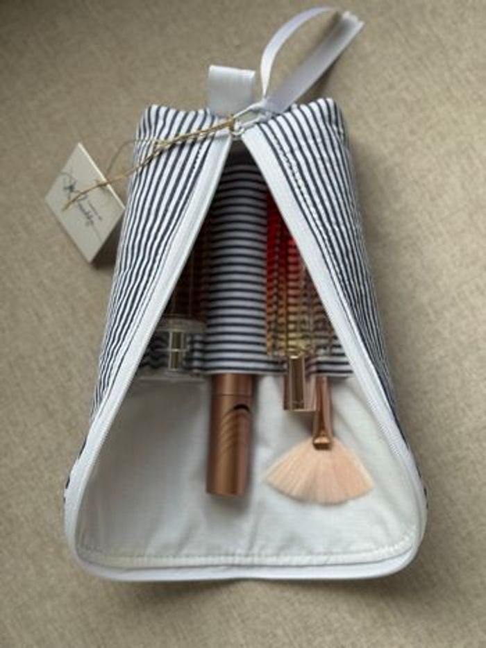 Trousse à maquillage - photo numéro 2