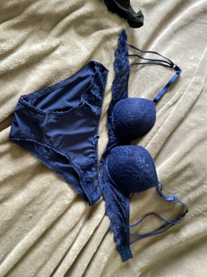 Ensemble neuf push up - photo numéro 2