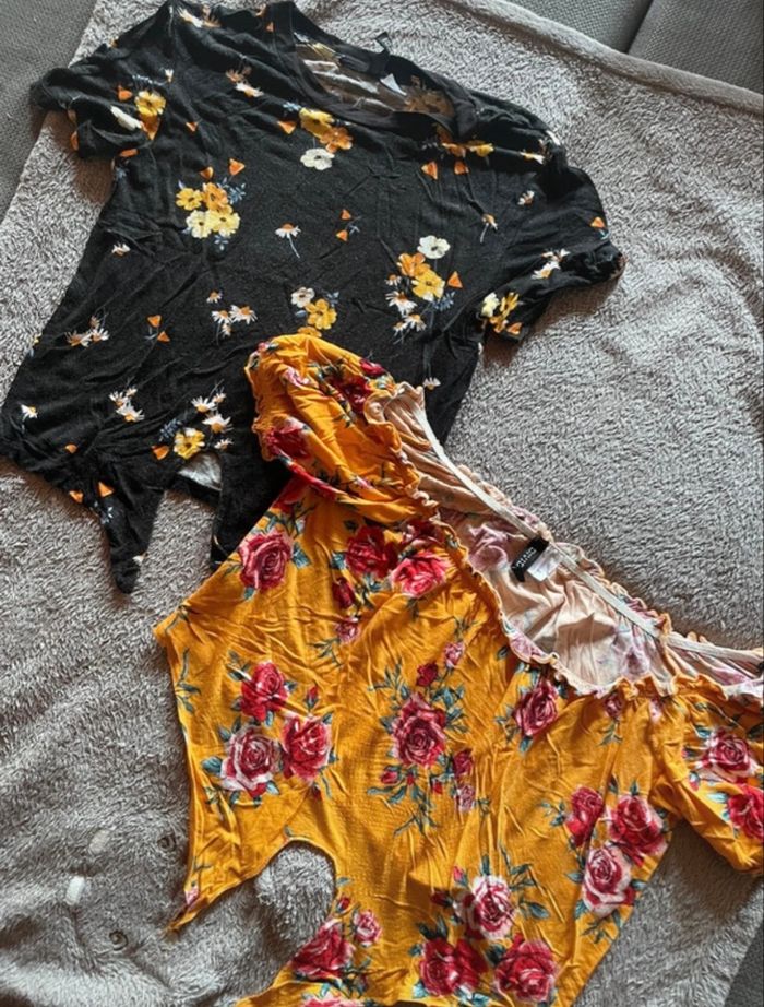 lot 2 tops courts fleuris H&M - taille M, très bon état