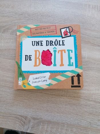 Livre drôle de boîte